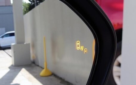 Toyota Yaris, 2021 год, 2 000 000 рублей, 32 фотография
