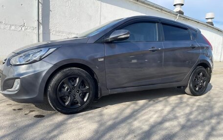 Hyundai Solaris II рестайлинг, 2012 год, 870 000 рублей, 8 фотография