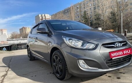 Hyundai Solaris II рестайлинг, 2012 год, 870 000 рублей, 5 фотография