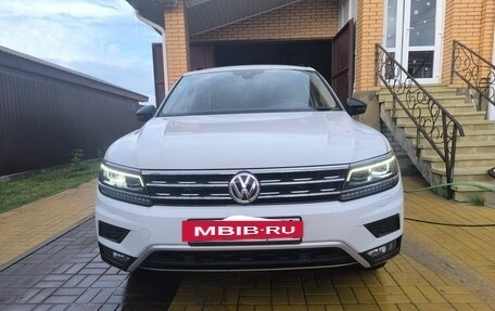 Volkswagen Tiguan II, 2020 год, 3 950 000 рублей, 6 фотография