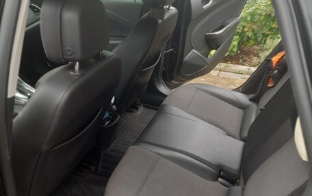 Opel Astra J, 2012 год, 900 000 рублей, 11 фотография