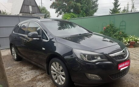 Opel Astra J, 2012 год, 900 000 рублей, 2 фотография