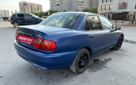 Mitsubishi Carisma I, 1998 год, 190 000 рублей, 2 фотография