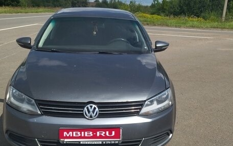 Volkswagen Jetta VI, 2012 год, 900 000 рублей, 3 фотография
