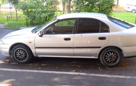 Mitsubishi Carisma I, 1998 год, 240 000 рублей, 3 фотография