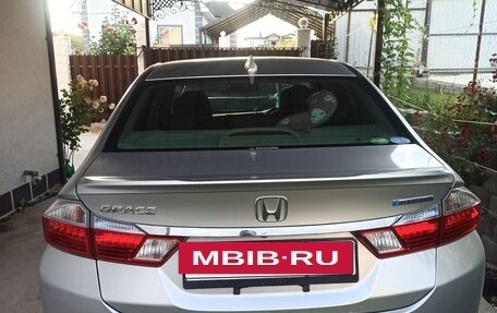 Honda Grace I, 2016 год, 1 340 000 рублей, 2 фотография