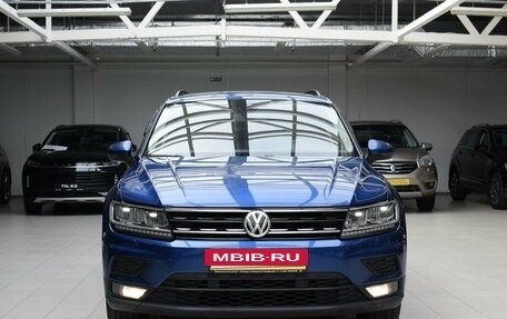 Volkswagen Tiguan II, 2020 год, 2 250 000 рублей, 2 фотография