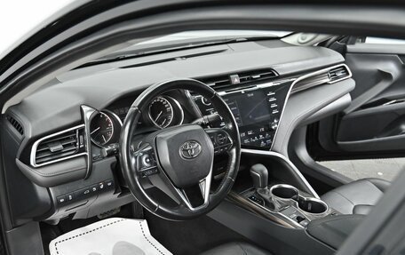 Toyota Camry, 2018 год, 2 495 000 рублей, 7 фотография