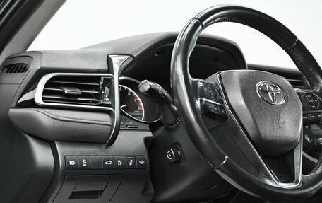 Toyota Camry, 2018 год, 2 495 000 рублей, 8 фотография