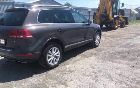 Volkswagen Touareg III, 2011 год, 1 580 000 рублей, 3 фотография