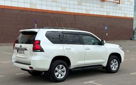 Toyota Land Cruiser Prado 150 рестайлинг 2, 2017 год, 3 800 000 рублей, 5 фотография