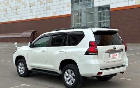 Toyota Land Cruiser Prado 150 рестайлинг 2, 2017 год, 3 800 000 рублей, 7 фотография