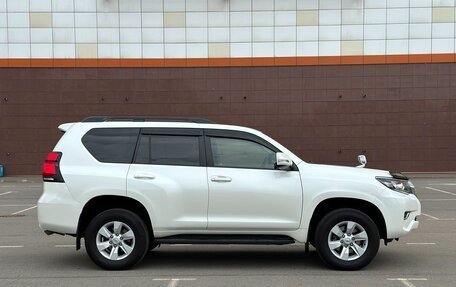 Toyota Land Cruiser Prado 150 рестайлинг 2, 2017 год, 3 800 000 рублей, 4 фотография