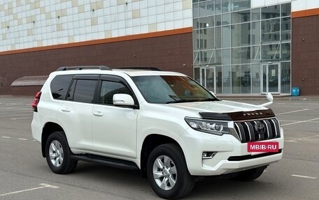 Toyota Land Cruiser Prado 150 рестайлинг 2, 2017 год, 3 800 000 рублей, 3 фотография