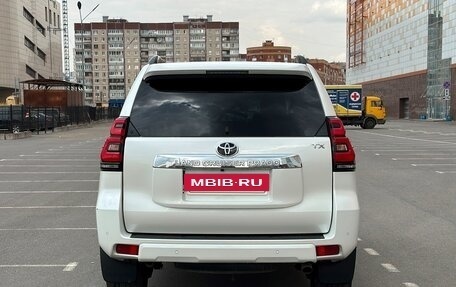 Toyota Land Cruiser Prado 150 рестайлинг 2, 2017 год, 3 800 000 рублей, 6 фотография