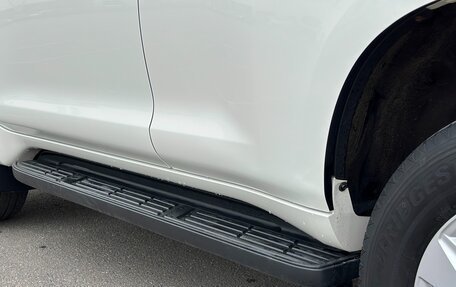 Toyota Land Cruiser Prado 150 рестайлинг 2, 2017 год, 3 800 000 рублей, 11 фотография