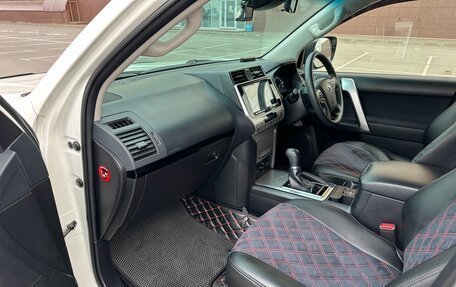 Toyota Land Cruiser Prado 150 рестайлинг 2, 2017 год, 3 800 000 рублей, 14 фотография