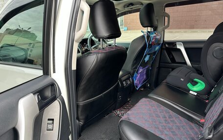 Toyota Land Cruiser Prado 150 рестайлинг 2, 2017 год, 3 800 000 рублей, 21 фотография