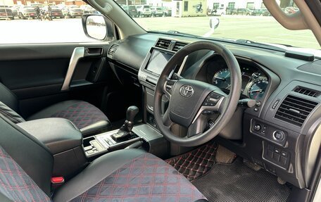 Toyota Land Cruiser Prado 150 рестайлинг 2, 2017 год, 3 800 000 рублей, 18 фотография