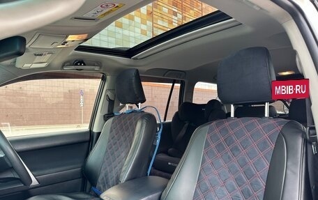 Toyota Land Cruiser Prado 150 рестайлинг 2, 2017 год, 3 800 000 рублей, 15 фотография