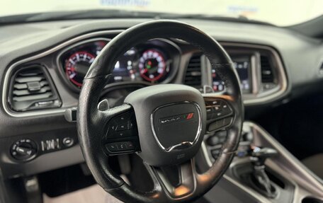 Dodge Challenger III рестайлинг 2, 2021 год, 4 677 000 рублей, 6 фотография