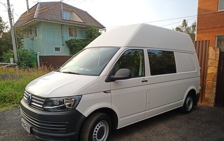 Volkswagen Transporter T6 рестайлинг, 2018 год, 2 850 000 рублей, 3 фотография