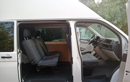 Volkswagen Transporter T6 рестайлинг, 2018 год, 2 850 000 рублей, 8 фотография