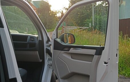Volkswagen Transporter T6 рестайлинг, 2018 год, 2 850 000 рублей, 9 фотография