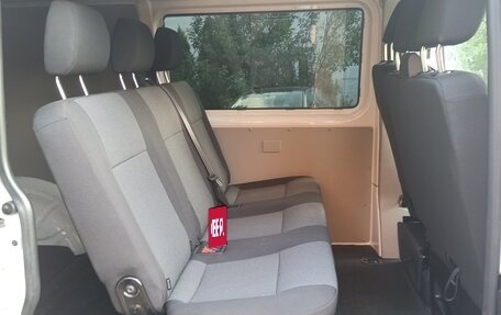 Volkswagen Transporter T6 рестайлинг, 2018 год, 2 850 000 рублей, 10 фотография