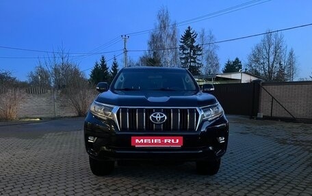 Toyota Land Cruiser Prado 150 рестайлинг 2, 2021 год, 4 300 000 рублей, 4 фотография