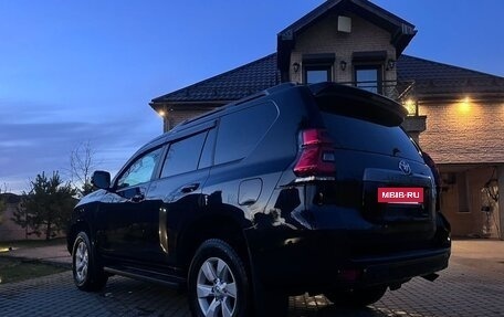 Toyota Land Cruiser Prado 150 рестайлинг 2, 2021 год, 4 300 000 рублей, 11 фотография