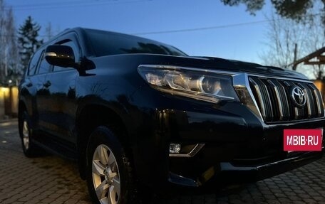 Toyota Land Cruiser Prado 150 рестайлинг 2, 2021 год, 4 300 000 рублей, 13 фотография