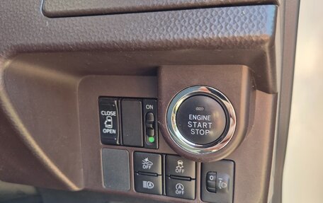Toyota Roomy I, 2020 год, 1 100 000 рублей, 22 фотография