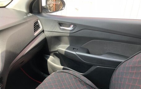 Hyundai Solaris II рестайлинг, 2018 год, 870 000 рублей, 7 фотография