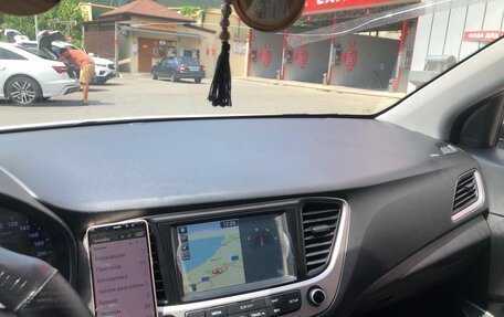 Hyundai Solaris II рестайлинг, 2018 год, 870 000 рублей, 9 фотография