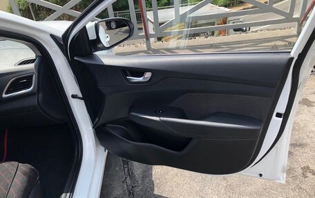 Hyundai Solaris II рестайлинг, 2018 год, 870 000 рублей, 11 фотография