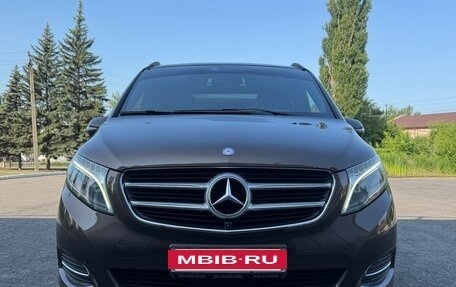 Mercedes-Benz V-Класс, 2016 год, 5 500 000 рублей, 3 фотография