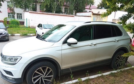 Volkswagen Tiguan II, 2018 год, 2 200 000 рублей, 3 фотография