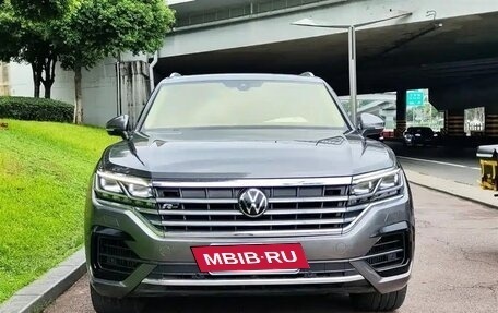 Volkswagen Touareg III, 2022 год, 4 500 000 рублей, 2 фотография