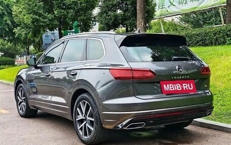 Volkswagen Touareg III, 2022 год, 4 500 000 рублей, 3 фотография