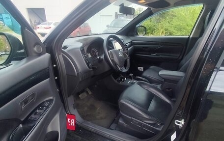 Mitsubishi Outlander III рестайлинг 3, 2012 год, 1 270 000 рублей, 8 фотография