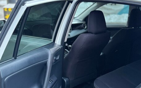 Toyota RAV4, 2018 год, 2 650 000 рублей, 8 фотография