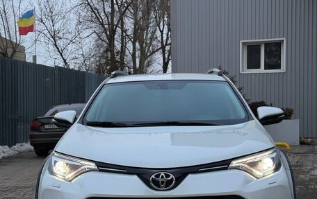 Toyota RAV4, 2018 год, 2 650 000 рублей, 19 фотография