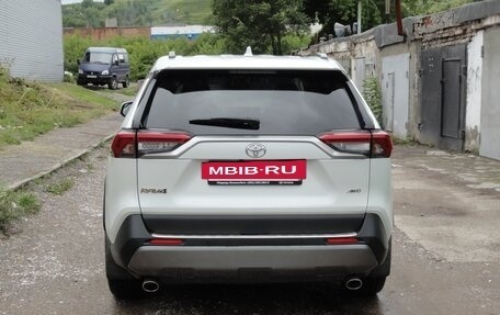 Toyota RAV4, 2020 год, 3 800 000 рублей, 6 фотография