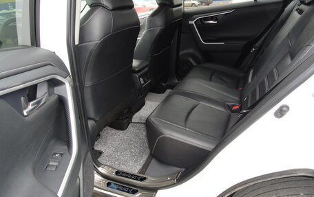 Toyota RAV4, 2020 год, 3 800 000 рублей, 13 фотография