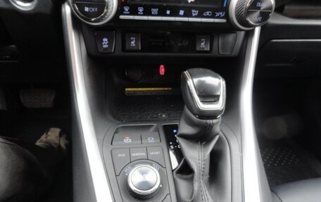 Toyota RAV4, 2020 год, 3 800 000 рублей, 26 фотография