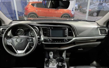 Toyota Highlander III, 2017 год, 3 299 000 рублей, 11 фотография