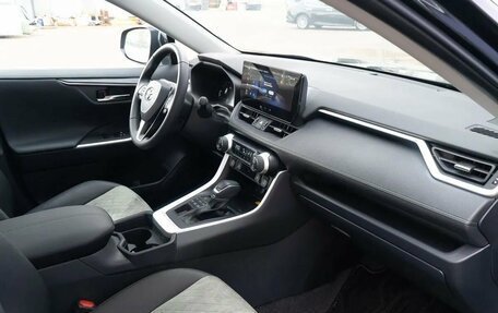 Toyota RAV4, 2025 год, 4 350 000 рублей, 18 фотография