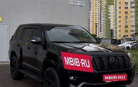 Toyota Land Cruiser Prado 150 рестайлинг 2, 2018 год, 5 000 000 рублей, 7 фотография