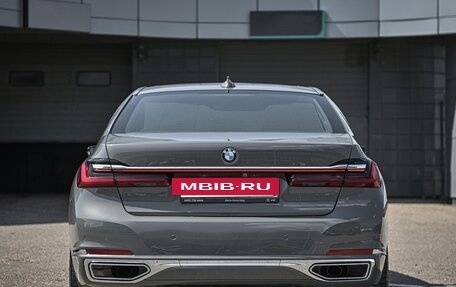 BMW 7 серия, 2019 год, 5 450 000 рублей, 2 фотография